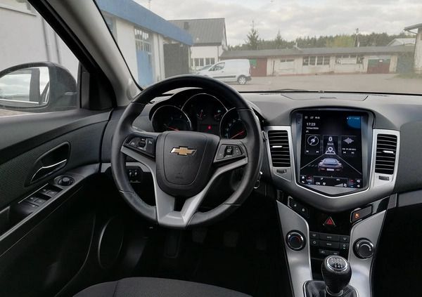 Chevrolet Cruze cena 18900 przebieg: 220000, rok produkcji 2012 z Ostrołęka małe 92